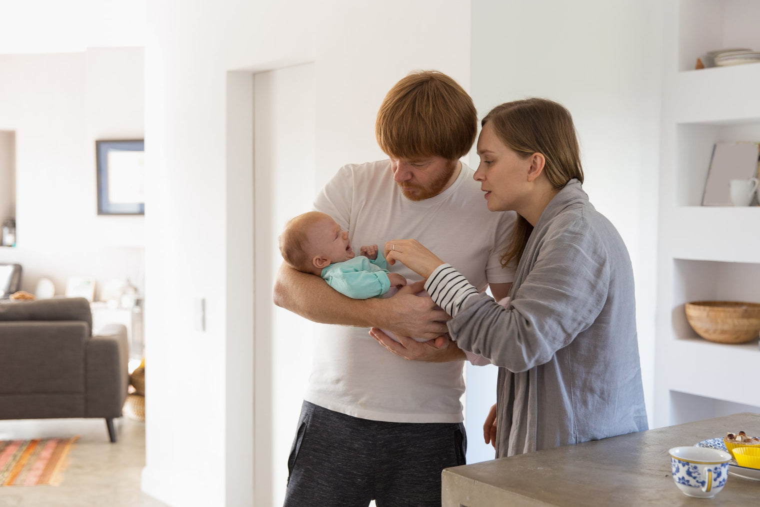 Parents dealing with sleep regression in baby