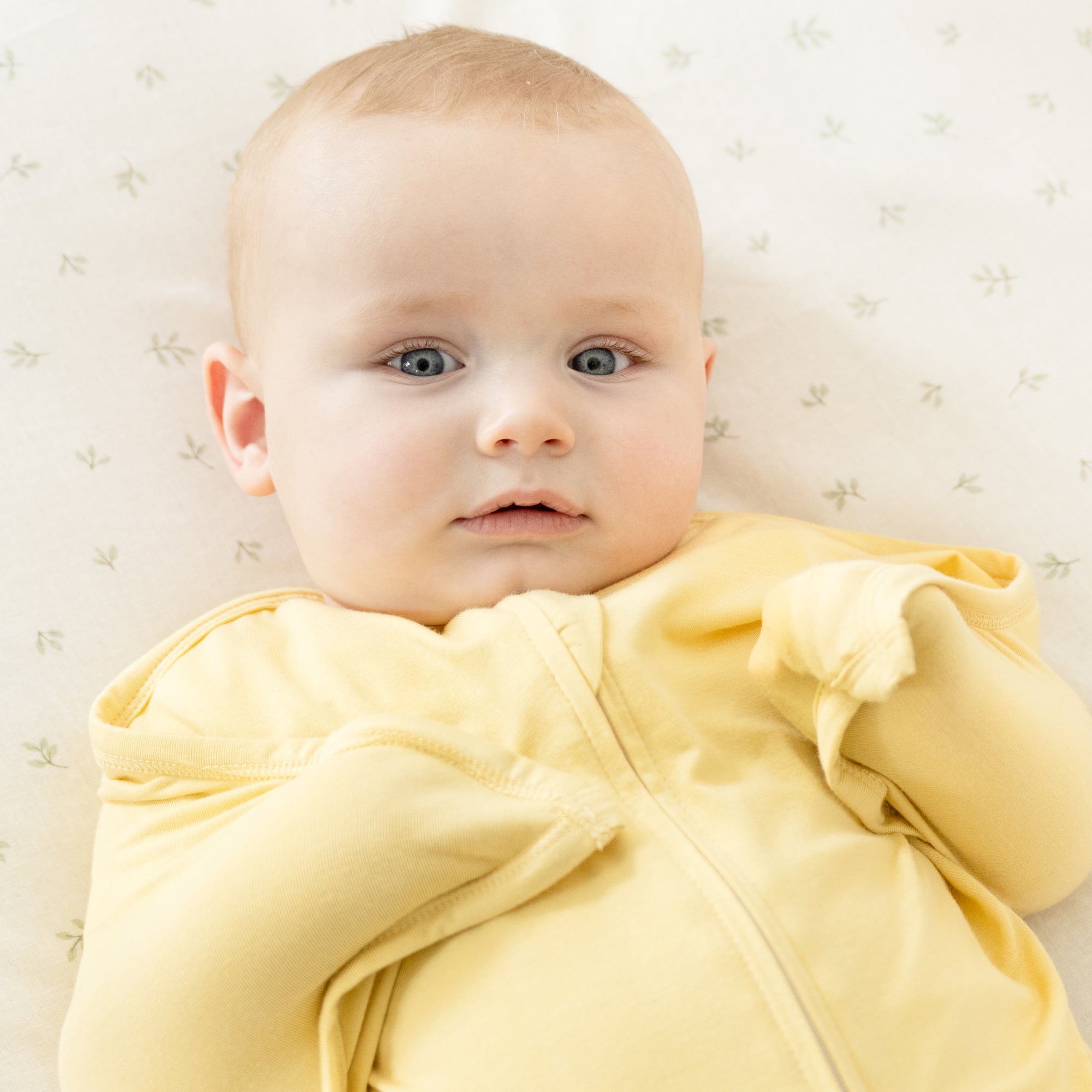 baby-ecoページ Sleeping Baby EverSoft™ Bamboo Zipadee-Zip Swaddle Transition (Sunshin